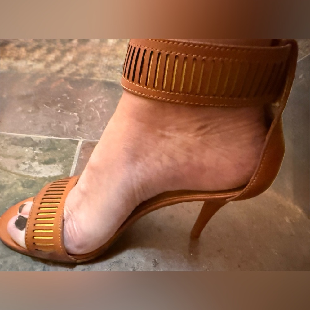Nine West Dark Pecan Ankle Strap high-heels Sz. 7 M EUC